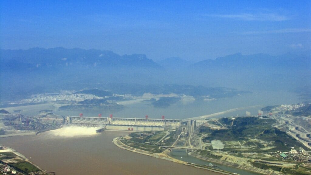 Este posibil sa vezi Barajul Trei Chei din spatiu deoarece este atat de mare.